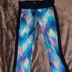 Basically brand new, fitted, perfect for running or going to the gym!